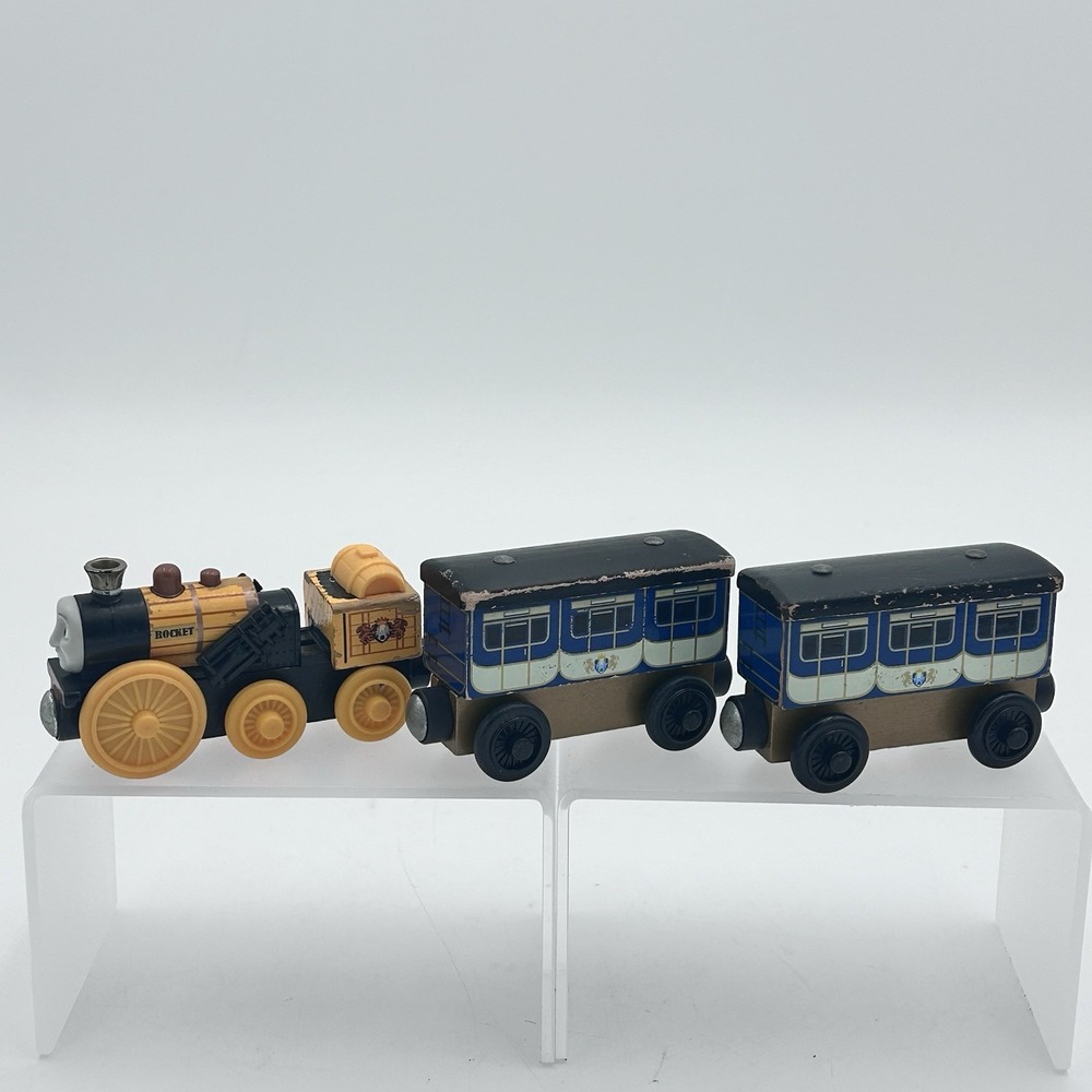 G432 Thomas &‎ Friends Wooden Railway Train Stephen & Castle Coaches Pair